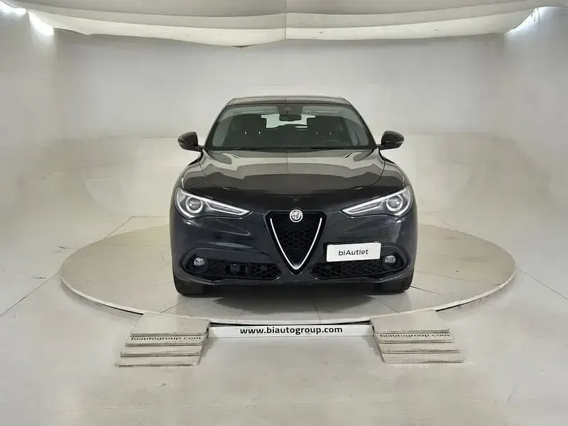 Usata Alfa Romeo Stelvio Business 190 CV (139 kW) 2021 Nero SUV