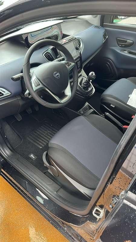 Usata Lancia Ypsilon S 69 CV (50 kW) 2024 Nero Utilitaria