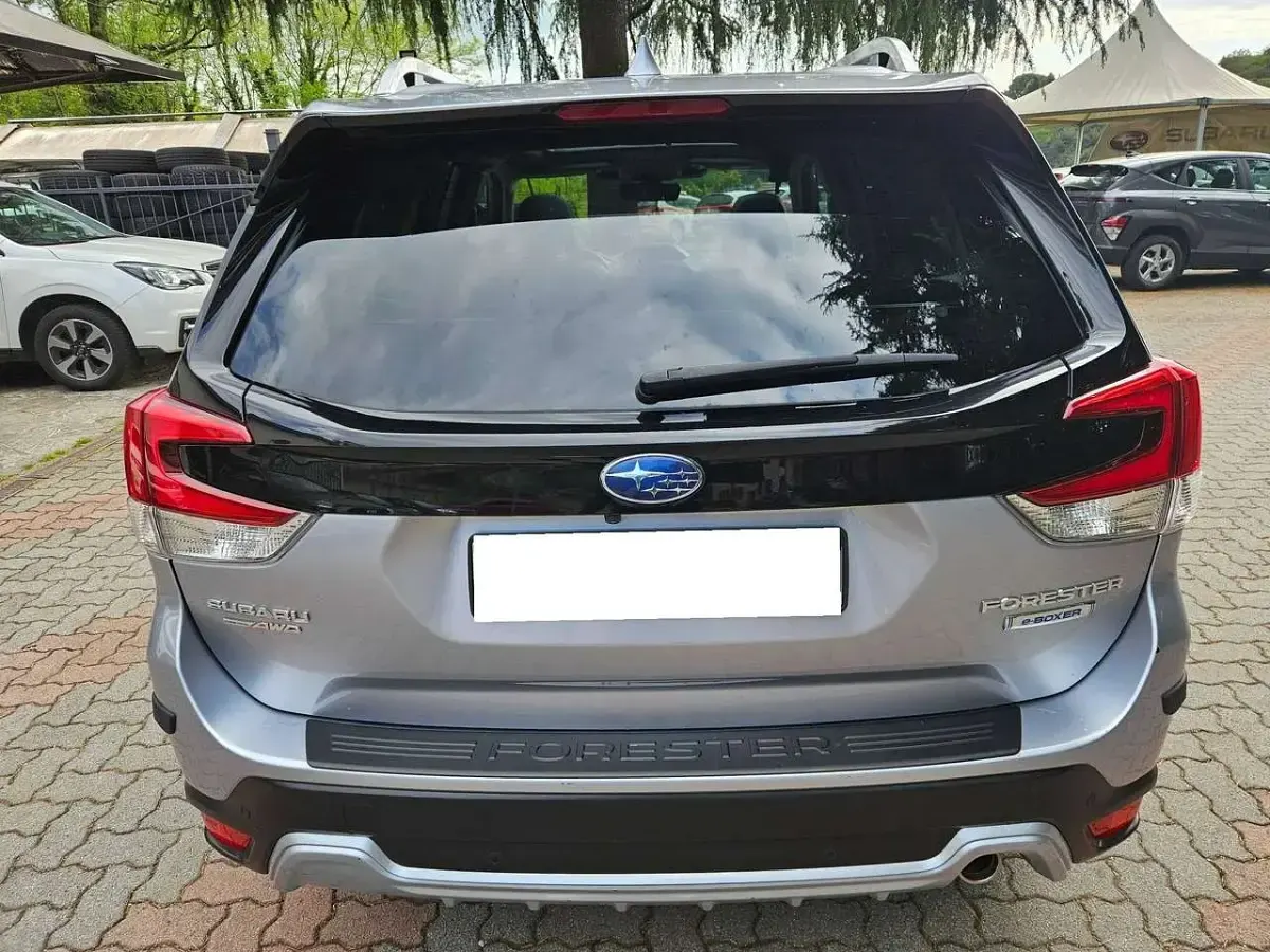 Usata Subaru Forester Premium 150 CV (110 kW) 2022 Argento SUV