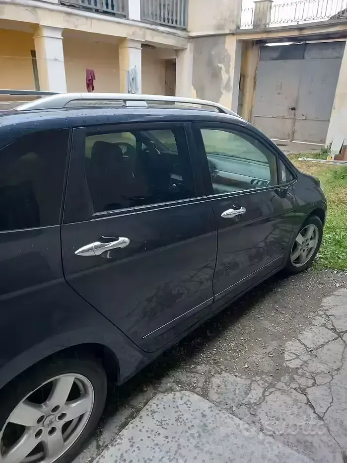 Usata Honda FR-V 140 CV (102 kW) 2006 Nero Monovolume