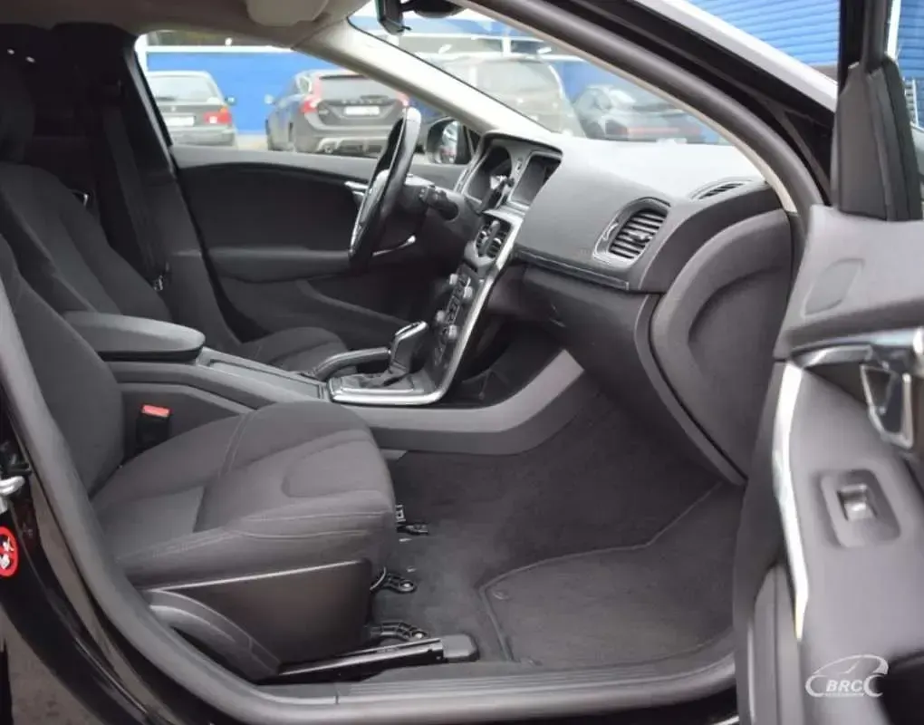 Usata Volvo V40 Business Edition 114 CV (83 kW) 2014 Berlina