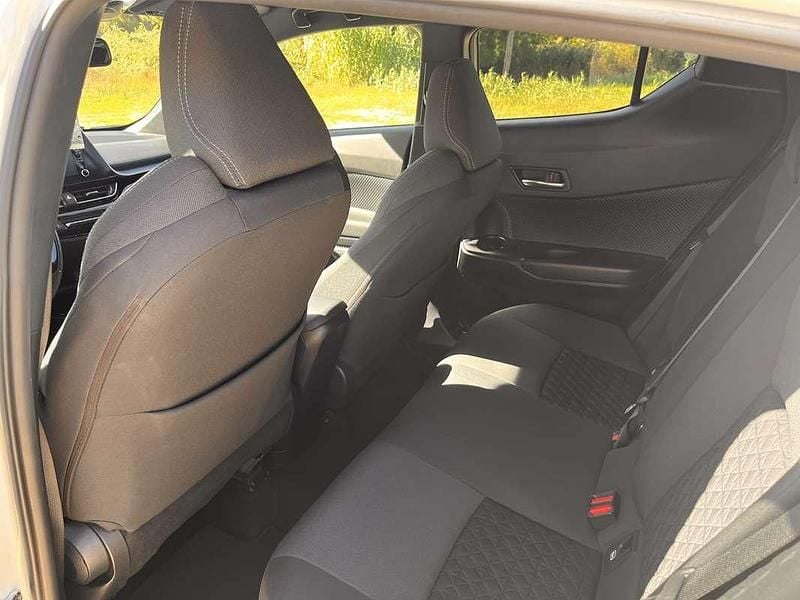 Begagnad Toyota C-HR Trend 152 HK (111 kW) 2020 SUV
