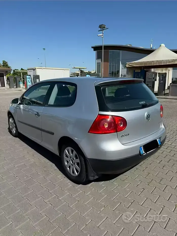 Usata VW Golf V 2004 Grigio Utilitaria