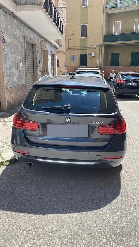 Begagnad BMW 318 Comfort Edition 143 HK (105 kW) 2013 Grå Kombi