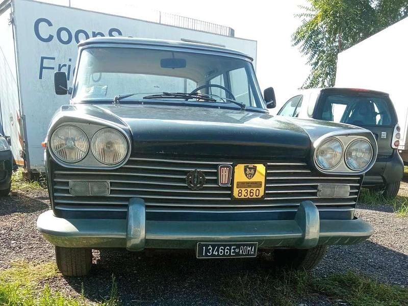 Nero Usata 1963 Fiat 2300 Tre volumi | 7500 € - Immagine 1/4