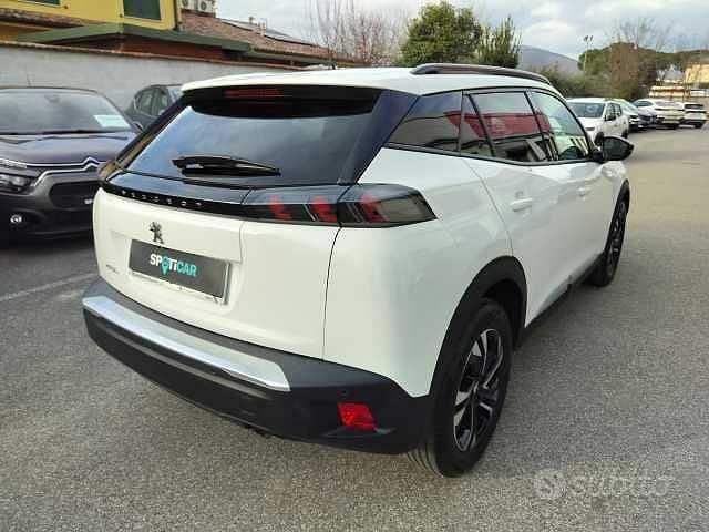 Usata Peugeot 2008 Allure 101 CV (74 kW) 2022 Bianco SUV