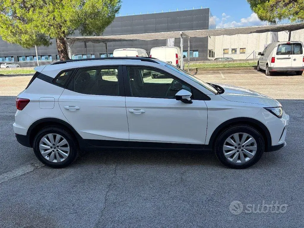 Usata Seat Arona Style 110 CV (80 kW) 2023 Bianco pastello SUV