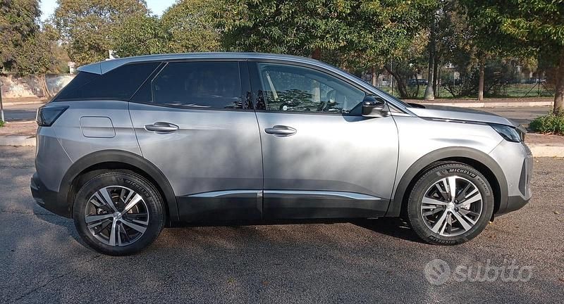 Usata Peugeot 3008 Allure 131 CV (96 kW) 2024 Grigio SUV