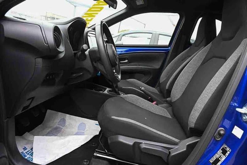 Usata Toyota Aygo X Active 72 CV (52 kW) 2025 Blu SUV
