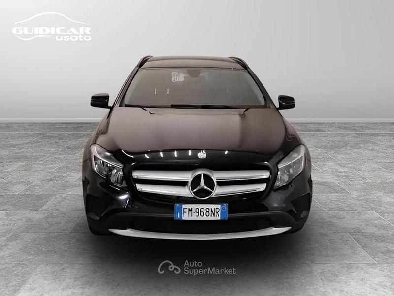 Usata Mercedes GLA180 109 CV (80 kW) 2017 Nero SUV