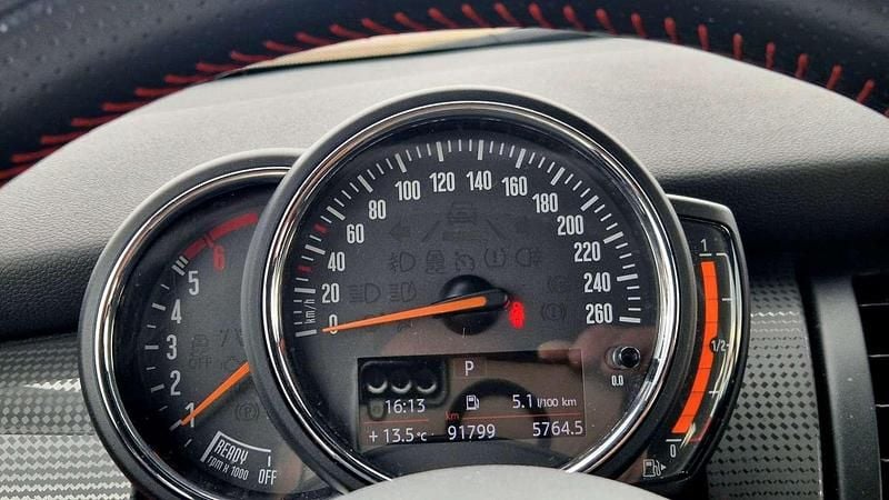 Usata Mini Cooper D 111 CV (81 kW) 2018 Rosso Utilitaria