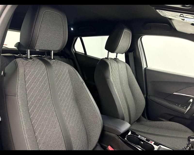 Usata Peugeot 2008 Allure 101 CV (74 kW) 2025 Grigio artense metallizzato SUV