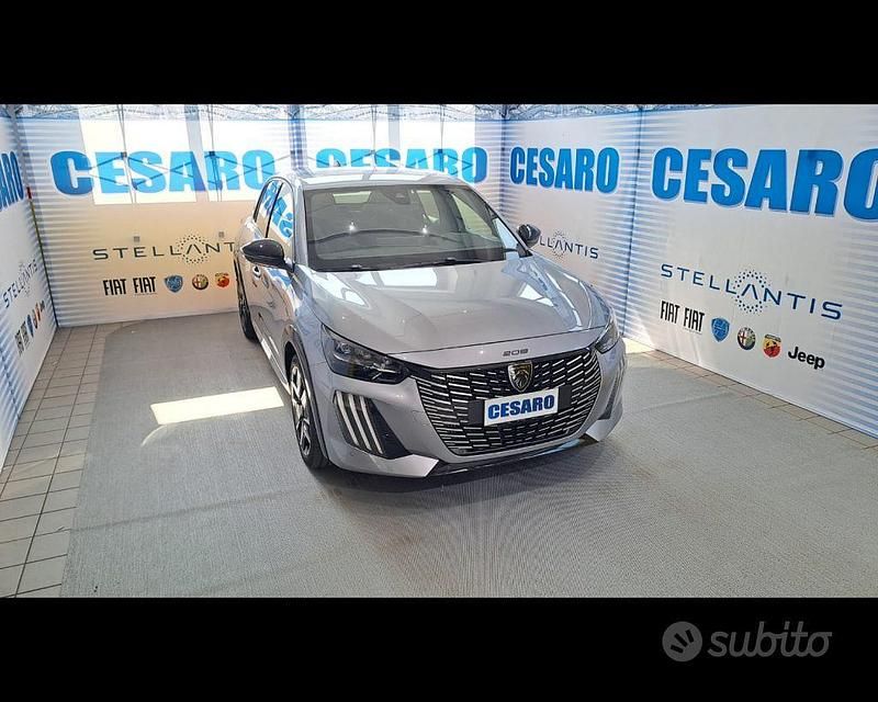 Usata Peugeot 208 GT 101 CV (74 kW) 2024 Grigio artense Utilitaria
