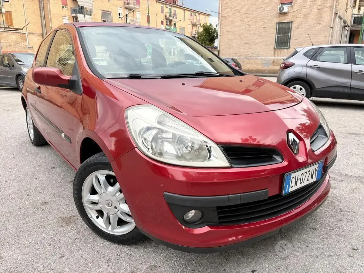Usata Renault Clio 75 CV (55 kW) 2005 Utilitaria