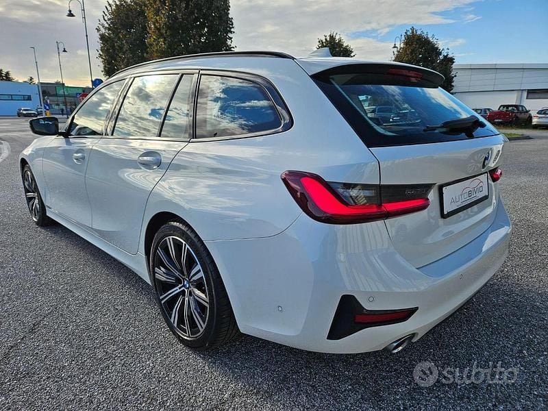 Usata BMW 320e Sport Line 190 CV (139 kW) 2022 Bianco Station wagon