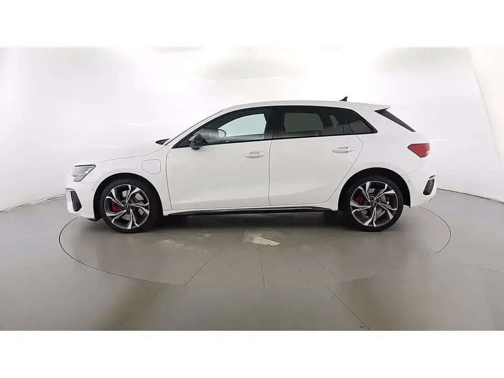 Usata Audi A3 Sportback e-tron S-Line 245 CV (180 kW) 2022 Bianco Utilitaria