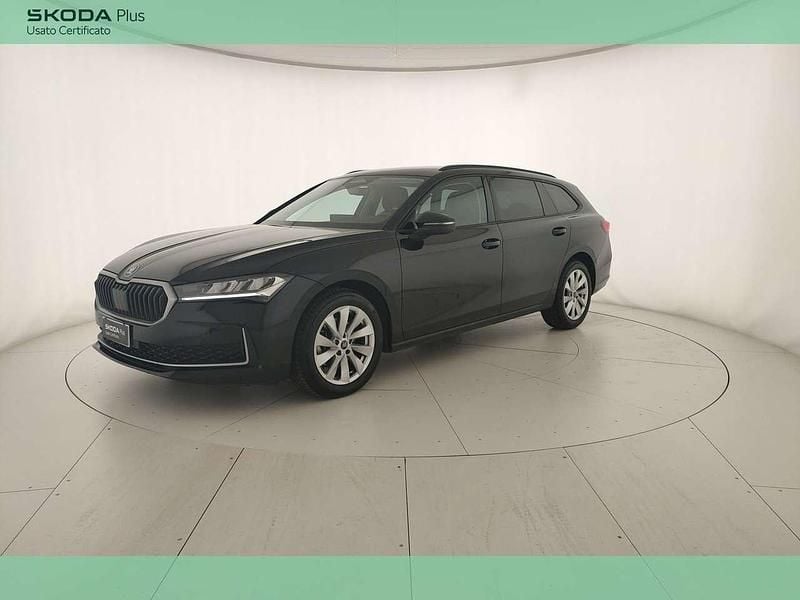 Nero ebano metallizzato Usata 2025 Skoda Superb Selection Station wagon | 34.900 € (Buon prezzo) - Immagine 1/4