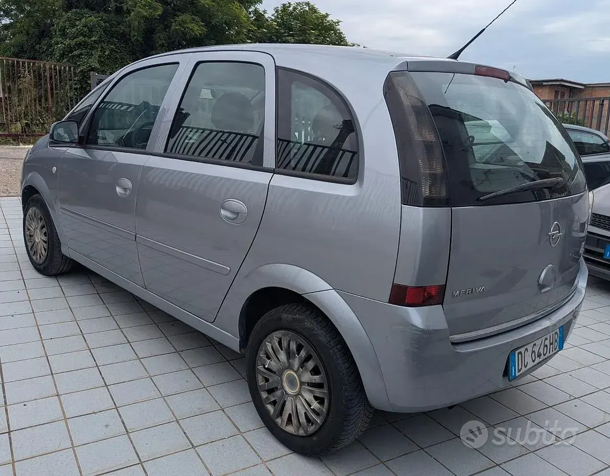 Usata Opel Meriva Club 75 CV (55 kW) 2006 Grigio Monovolume