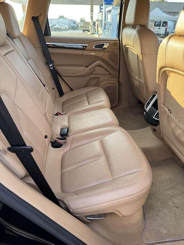 Usata Porsche Cayenne 299 CV (219 kW) 2011 Nero SUV