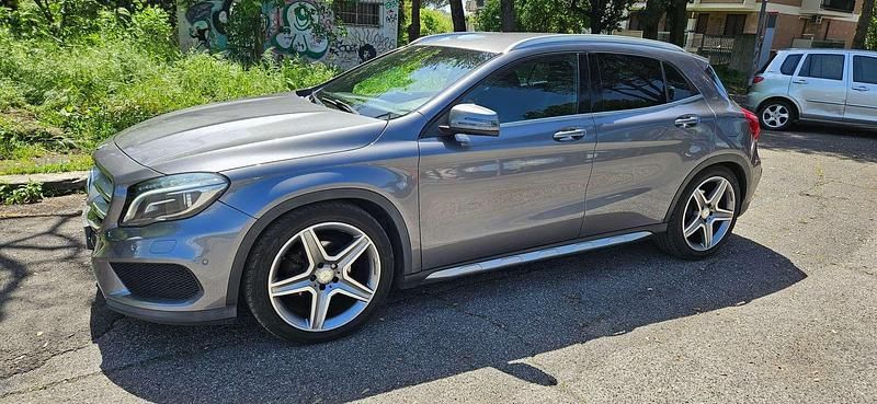 Usata Mercedes GLA200 Premium 136 CV (100 kW) 2016 Grigio SUV