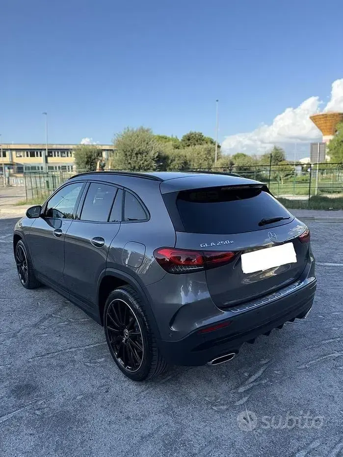 Usata Mercedes GLA250 Premium 218 CV (160 kW) 2022 Grigio SUV