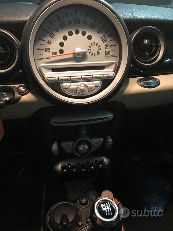 Usata Mini ONE 75 CV (55 kW) 2010 Nero Utilitaria