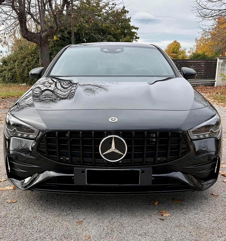 Usata Mercedes CLA180 Shooting Brake AMG Line Premium 136 CV (100 kW) 2023 Nero Station wagon