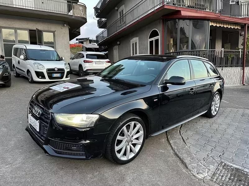 Usado Audi A4 177 CV (130 kW) 2013 Negro Familiar