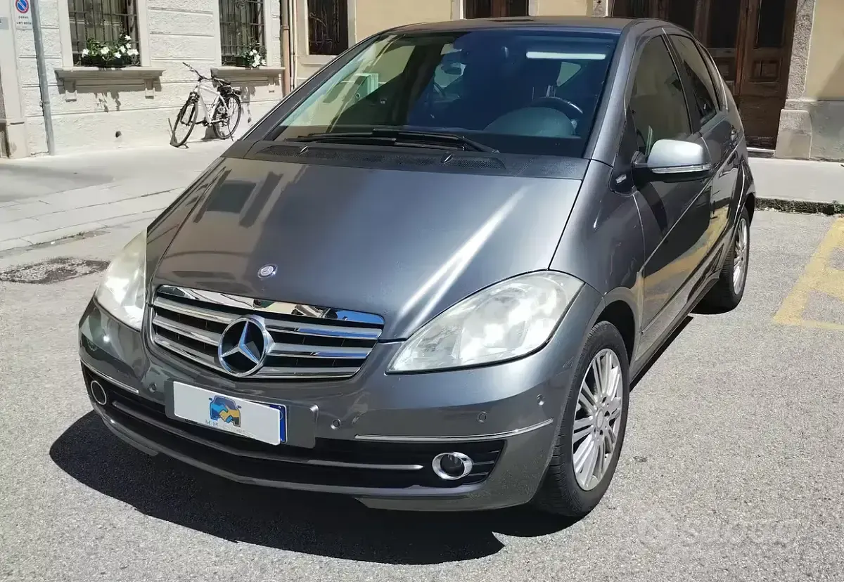 Usata Mercedes A160 95 CV (69 kW) 2010 Grigio Berlina