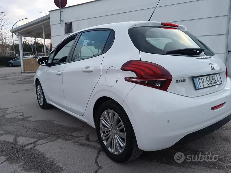 Usata Peugeot 208 2018 Bianco Utilitaria
