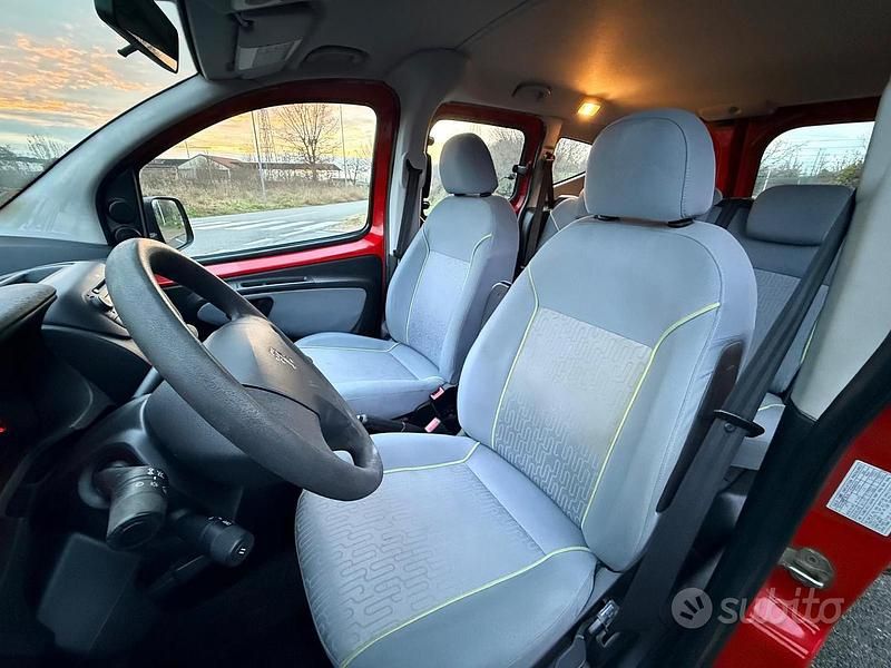 Usata Peugeot Bipper 75 CV (55 kW) 2013 Rosso Monovolume