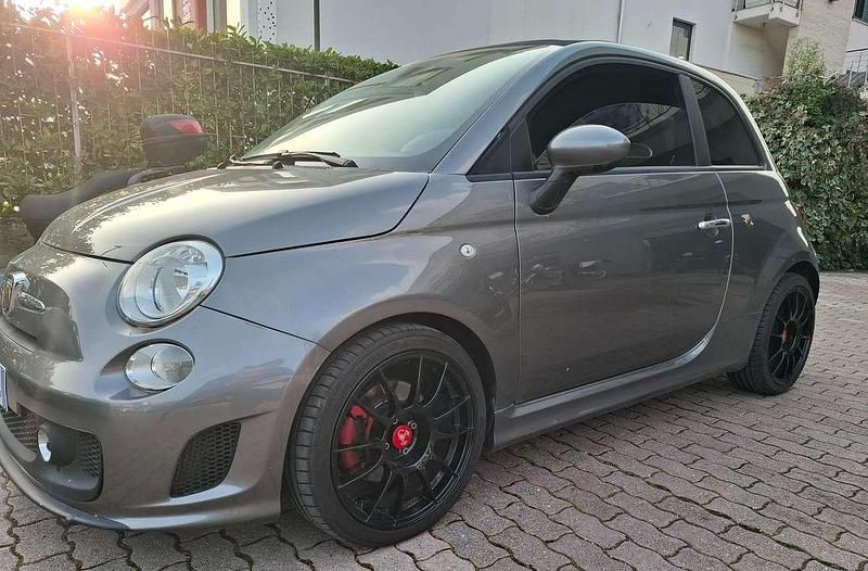 Usata Abarth 500C Custom 135 CV (99 kW) 2014 Grigio Cabrio