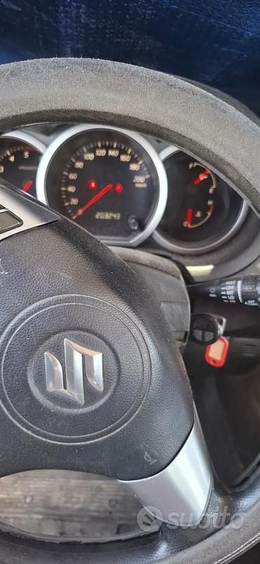 Grigio Usata 2006 Suzuki Vitara SUV | 5000 € (Ottimo prezzo) - Immagine 1/4