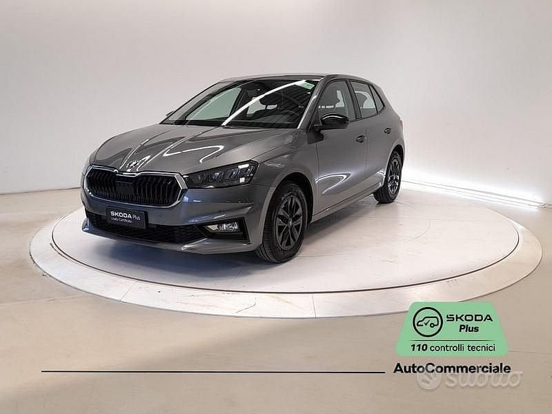 Usata Skoda Fabia 95 CV (69 kW) 2025 Grigio scuro Utilitaria