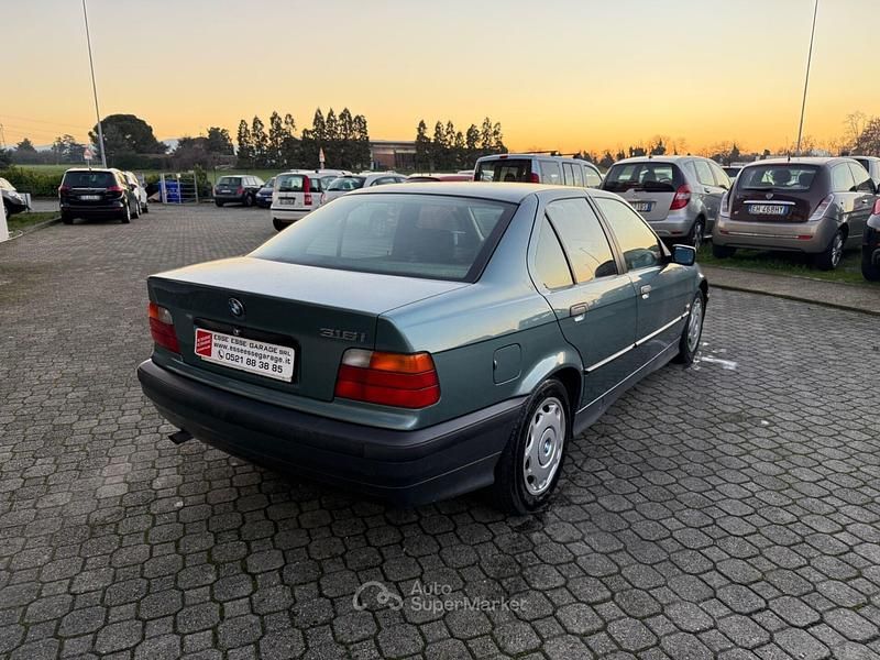 Usata BMW 316 Efficient Dynamics 102 CV (75 kW) 1994 Grigio Berlina