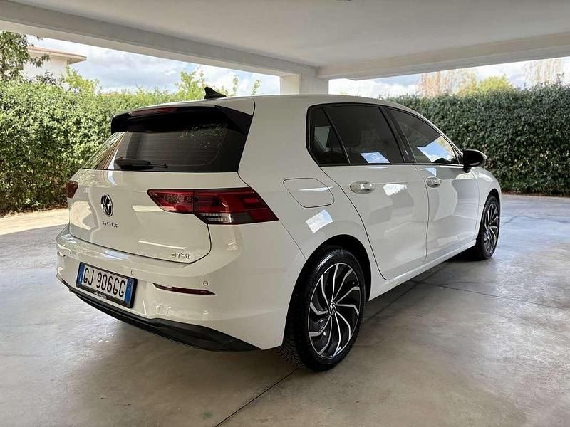 Usata VW Golf VIII Life 110 CV (80 kW) 2022 Berlina