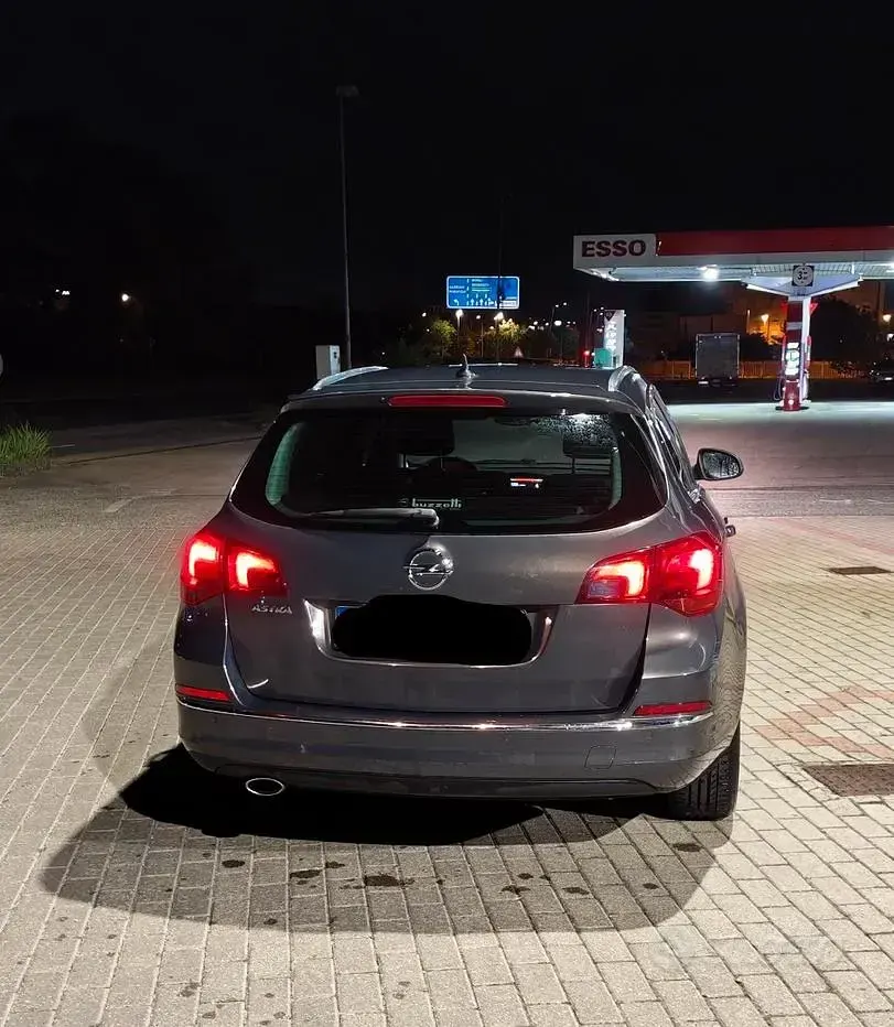Usata Opel Astra Cosmo 140 CV (102 kW) 2015 Grigio Station wagon