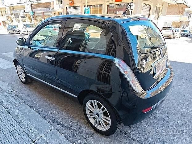 Usata Lancia Ypsilon 69 CV (50 kW) 2011 Nero Utilitaria