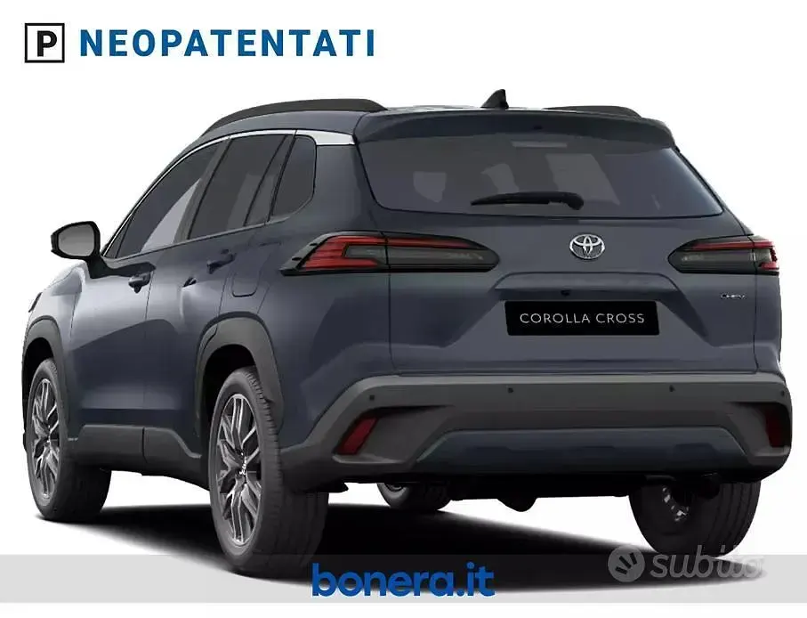 Nuova Toyota Corolla Cross Premium 133 CV (97 kW) 2026 Grigio SUV