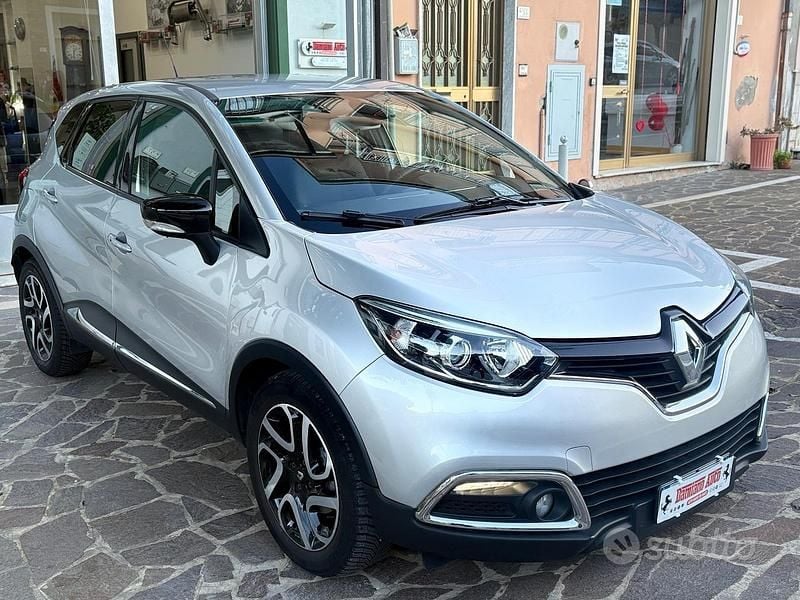 Usata Renault Captur 90 CV (66 kW) 2015 Grigio SUV