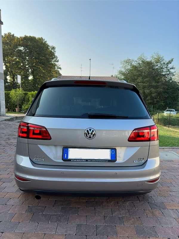 Käytetty VW Golf Sportsvan Highline 110 HP (80 kW) 2016 Tila-auto