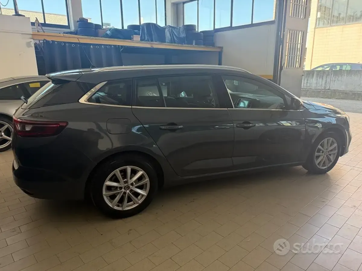 Usata Renault Mégane GrandTour Business 116 CV (85 kW) 2019 Blu/azzurro Station wagon