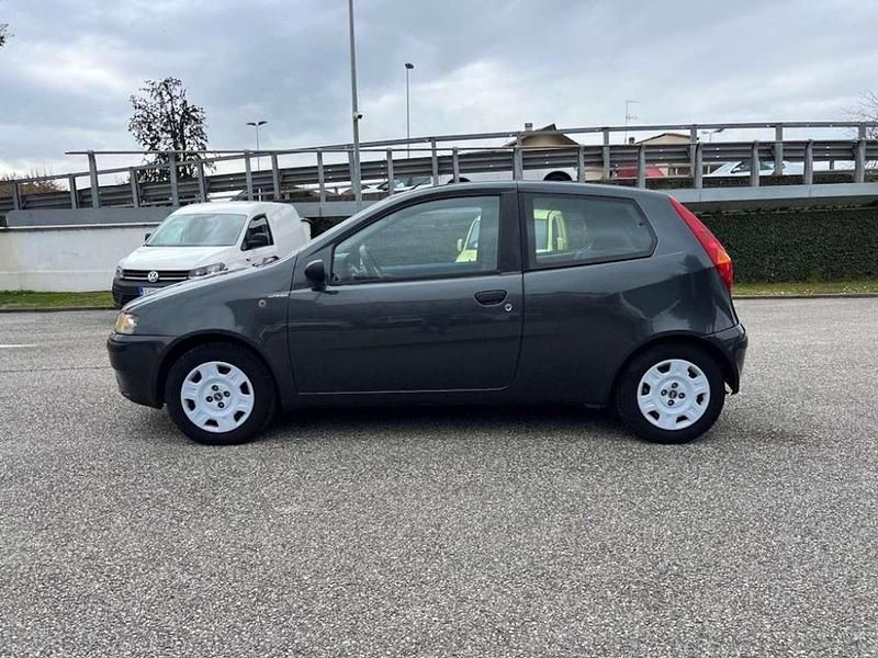 Usata Fiat Punto 60 CV (44 kW) 2002 Grigio Utilitaria