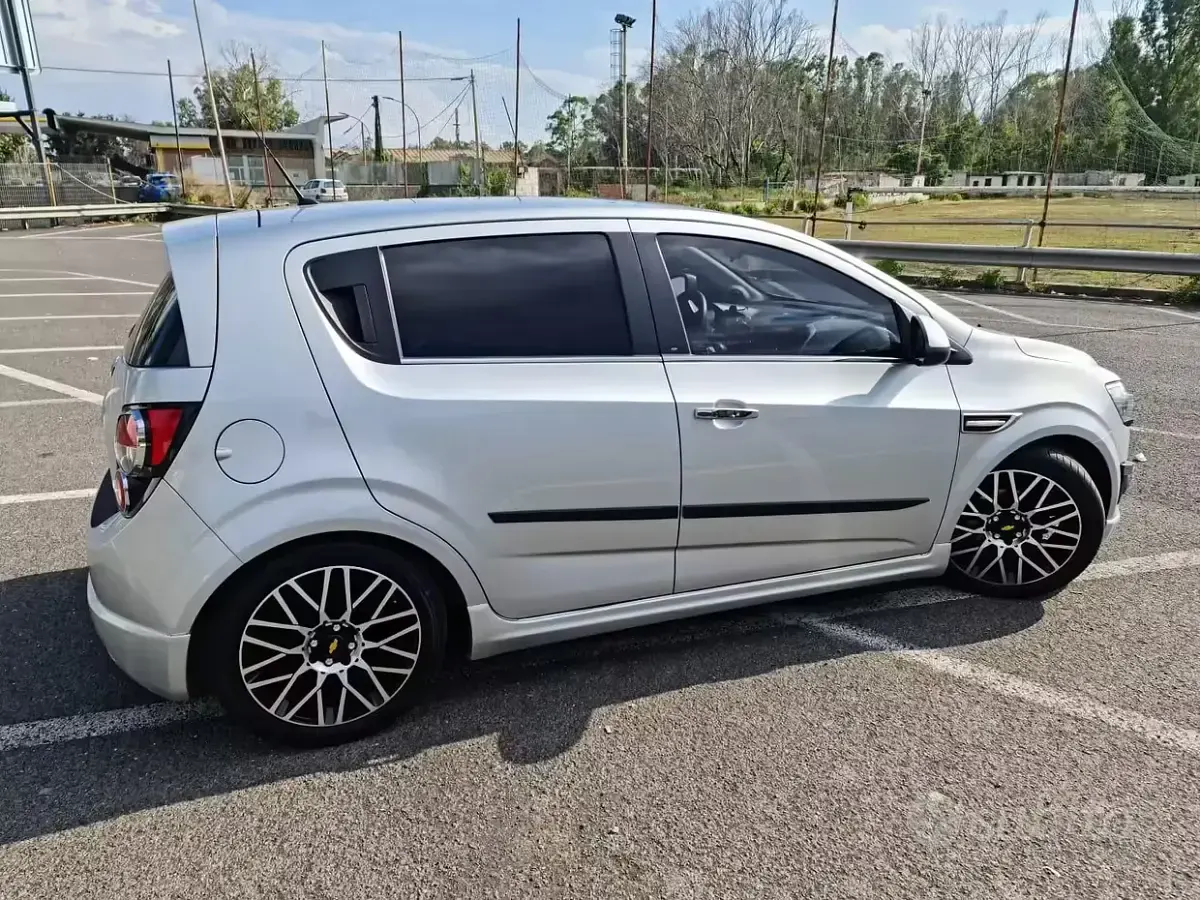 Usata Chevrolet Aveo 86 CV (63 kW) 2013 Grigio Berlina