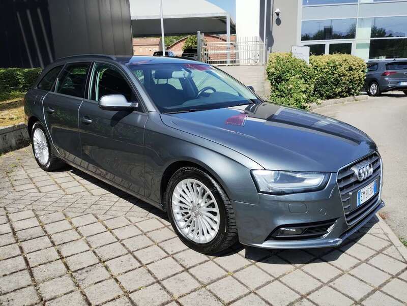 Usata Audi A4 Advanced Plus 143 CV (105 kW) 2012 Grigio Station wagon
