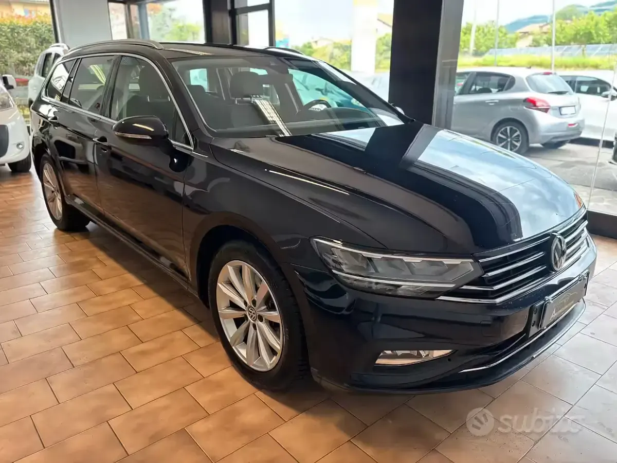 Usata VW Passat Business 120 CV (88 kW) 2020 Nero Station wagon