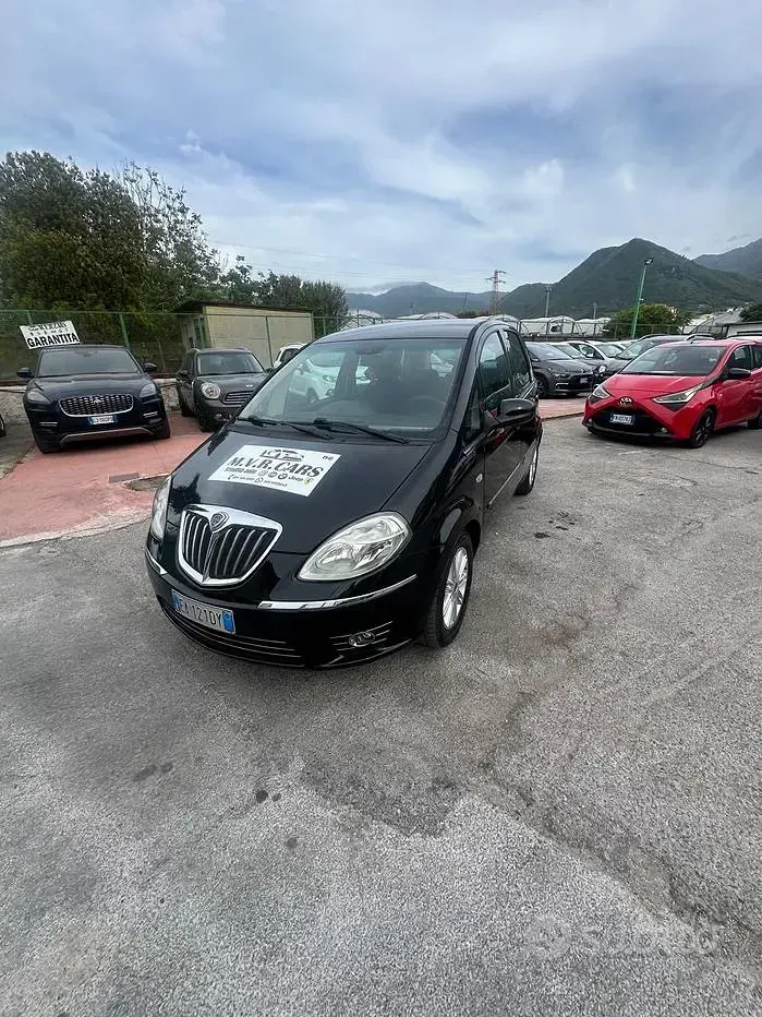 Usata Lancia Musa 95 CV (69 kW) 2010 Nero Monovolume