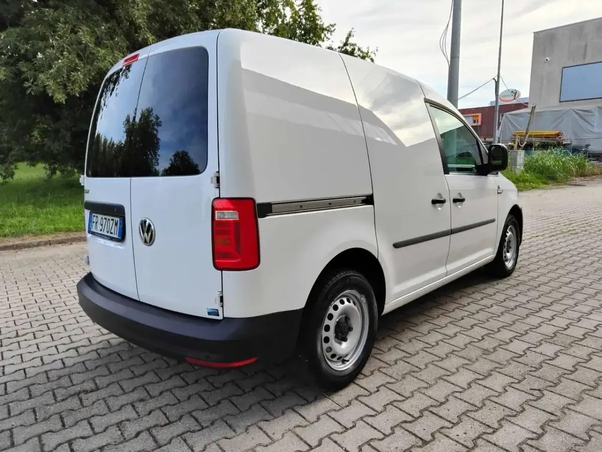 Usata VW Caddy Business 75 CV (55 kW) 2018 Bianco Monovolume