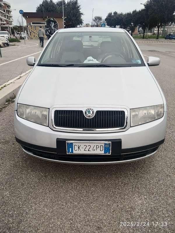 Usata Skoda Fabia Classic 75 CV (55 kW) 2003 Argento Berlina