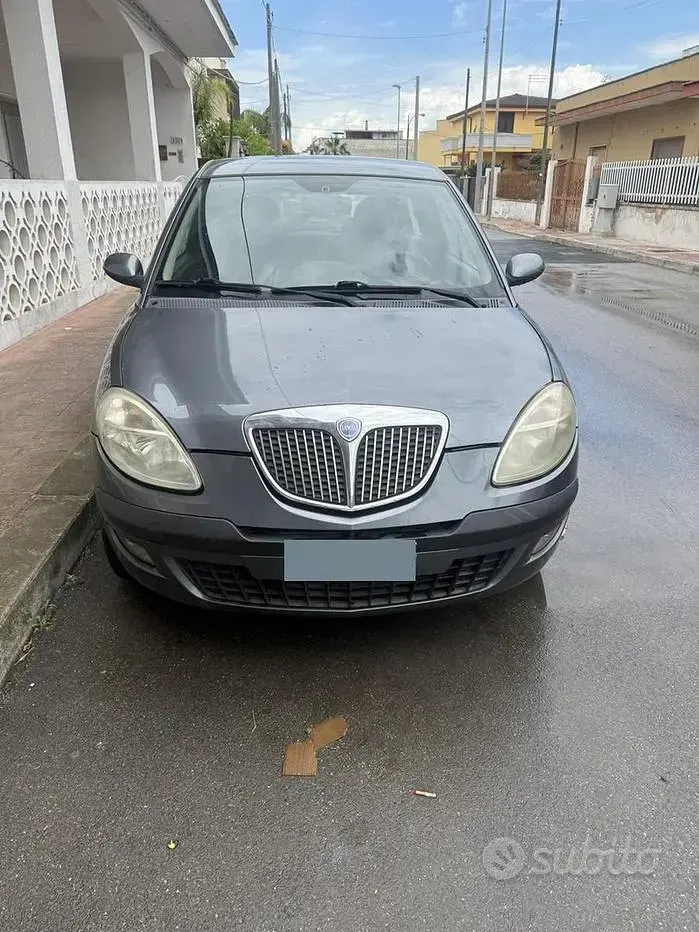 Usata Lancia Ypsilon 80 CV (58 kW) 2006 Grigio Utilitaria